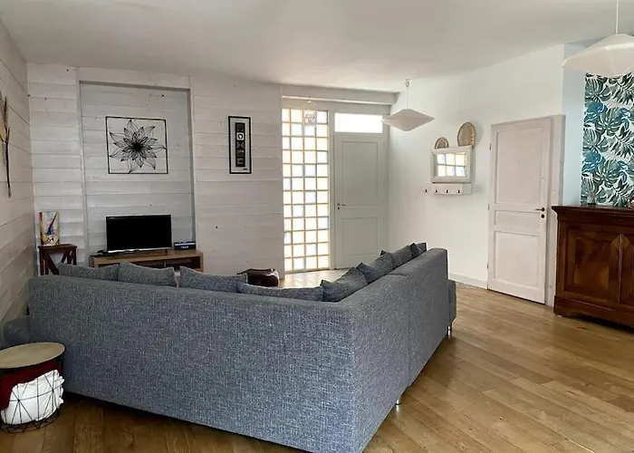 La Maison Du Dauphin